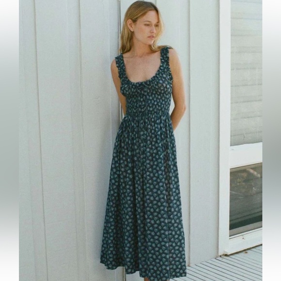Doen Dresses & Skirts - ISO: Emmaretta dress in blue Bedford floral size L